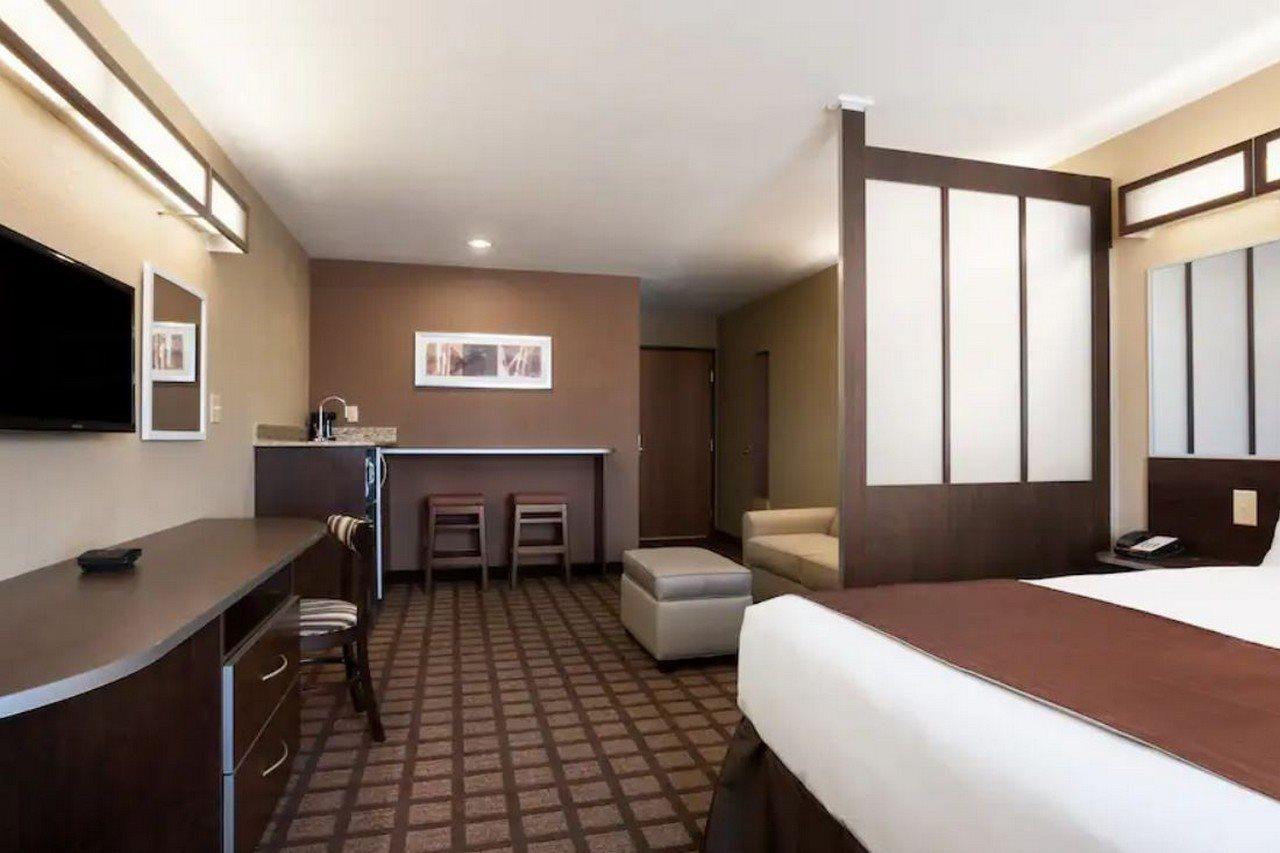 Microtel Inn & Suites By Wyndham Midland Exterior photo